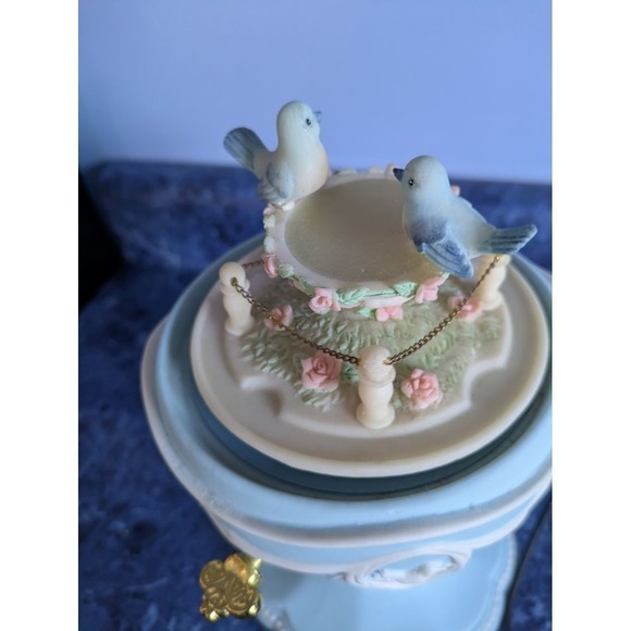 Simply Easter Musical Box Egg 10" Decorative Blue White Porcelain Display 2003 - Picture 7 of 10